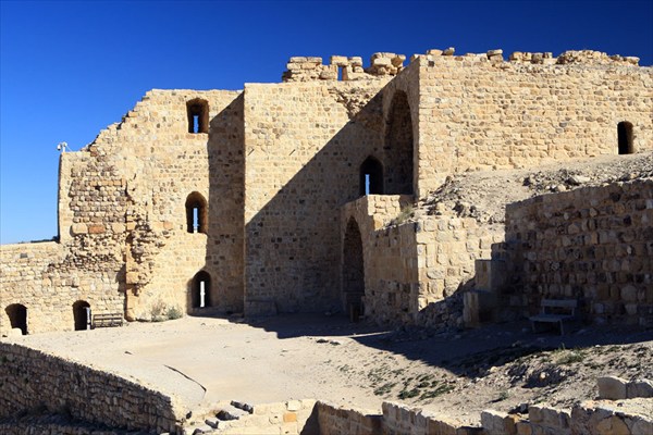крепость в Караке