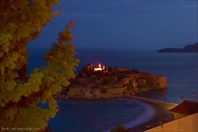 Ночной вид на остров Свети Стефан