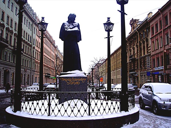Памятник гоголю в санкт петербурге