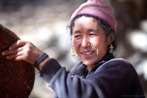 Тибетки увешаны массивными золотыми украшениями