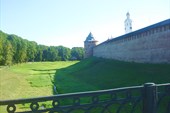 Крепостной ров и Кремлёвские стены
