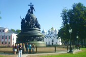 Памятник `Тысячилетие России` и Софийский собор