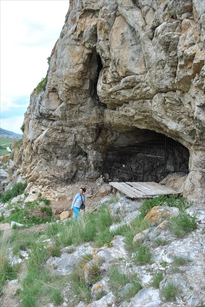 "Зарешеченная" Усть-Канская пещера