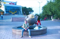 Фото 39. У символа Алматы