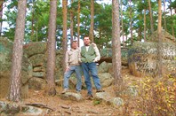 Фото 48. Боровое. Среди сосен и следов "пещерных" людей