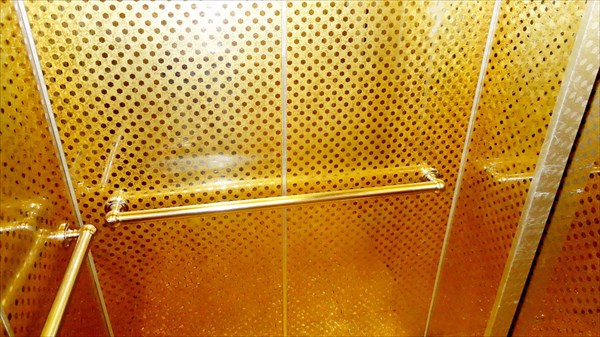 Позолоченный лифт