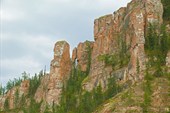 Скальные бастионы берегов р. Лена