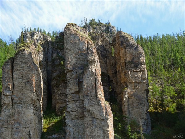 Фрагмент стены столбов