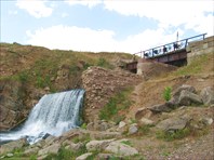 Искусственный водопад на притоке р.Койвы