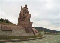 Монумент морякам-Памятник морякам Революции
