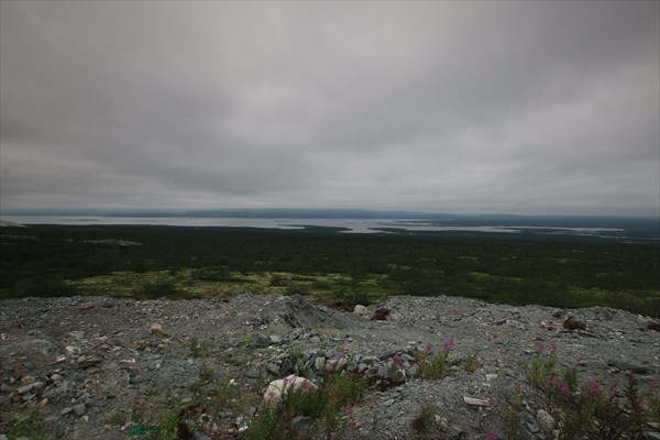 Вид на Умбозеро от ловозерского ГОКа