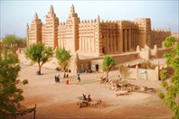 The great Mosque in the Sahara desert city of Djenne in Mali, We-город Тимбукту