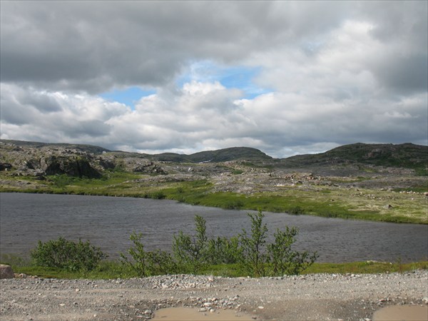 Вид на хребет Муста-Тунтури
