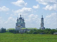 Территория монастыря-Троице-Сканов монастырь