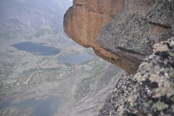 Пик Зуб Дракона (вид на оз. Цветные)
