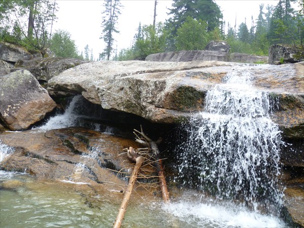 Водопад на р. Тайгишонок