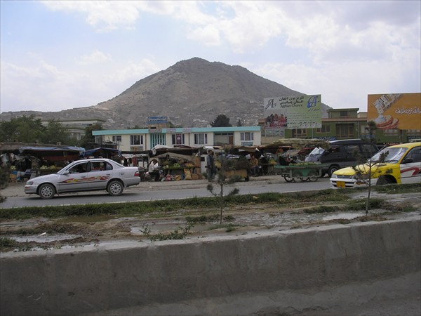По улицам Кабула.