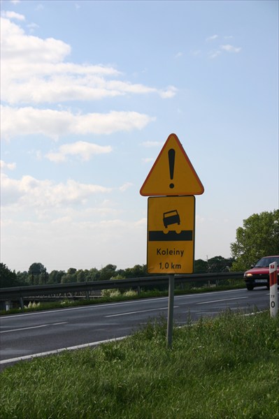 Дорожный знак в Польше
