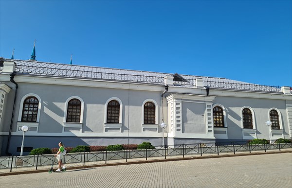 206-Манеж