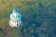 Средневековый охотничий замок Гумпрехт