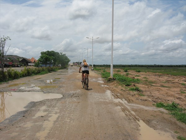 Ох уж эти камбоджийские дороги...