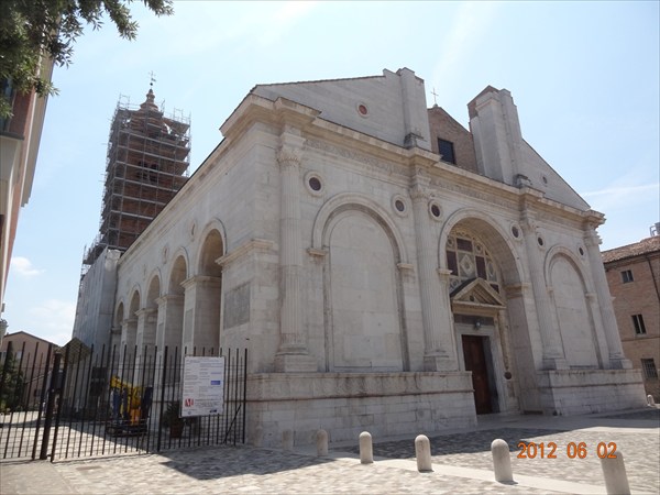 Церковь Малацеста.