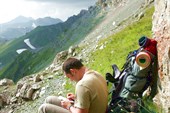 Саша пишет перевальную записку