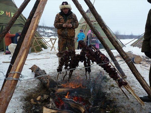 Традиционный шашлык из оленины