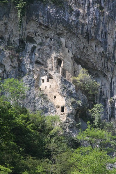 Скальный монастырь
