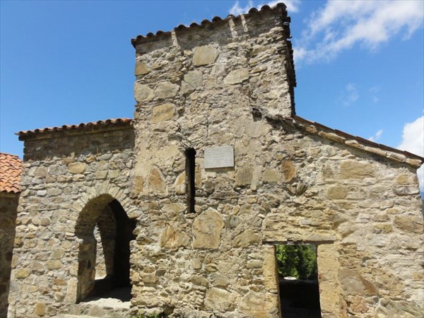 Церковь Иоанна Крестителя IV века, из неотесанного камня.