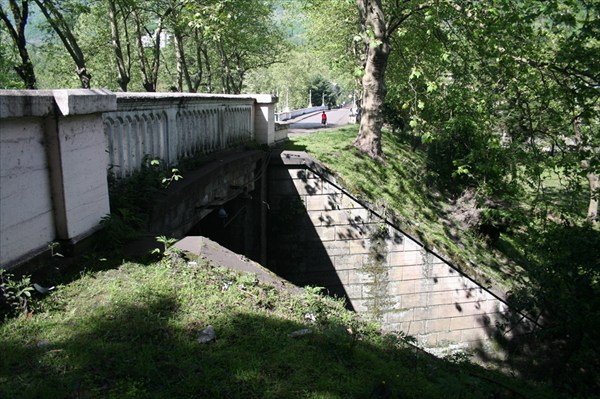 Мост через заброшенную и забытую ж/д