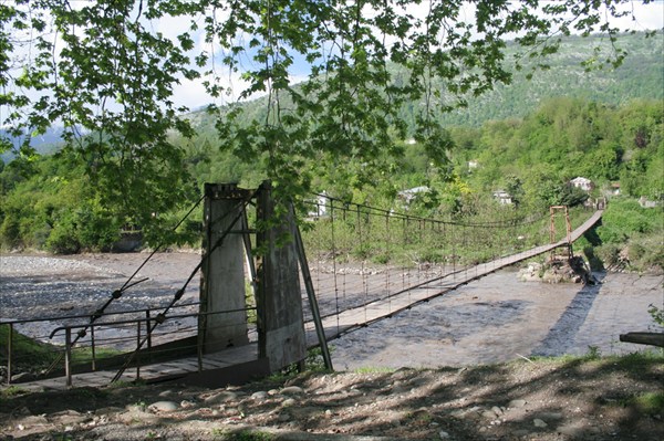 Мутные воды горной реки