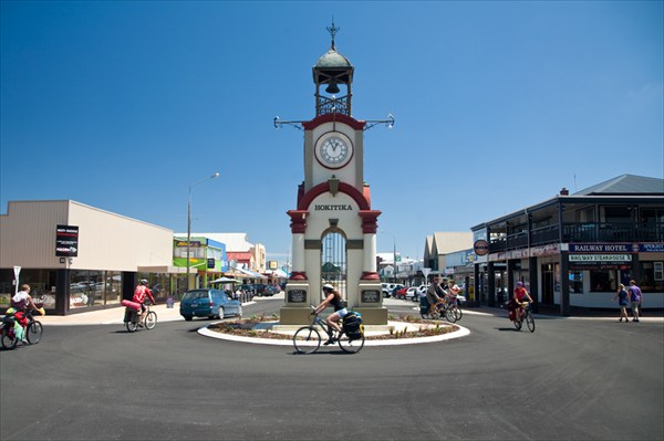 Часы - типичный атрибут каждого городка в Новой Зеландии!