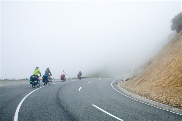 Перевал Poter’s Pass. Начало спуска в тумане.