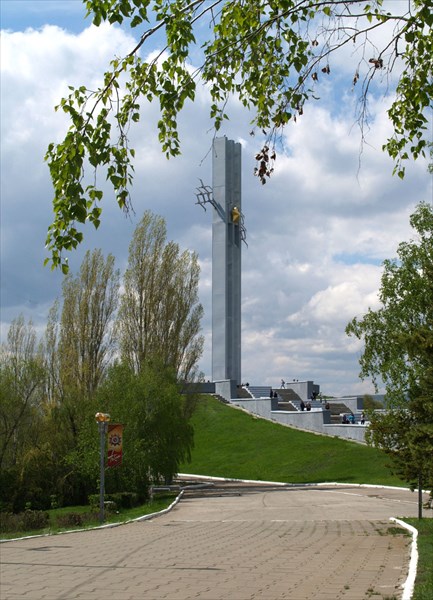 Монумент "Журавли" в парке Победы