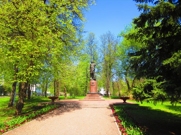 Памятник Петру Великому, Измайловский парк