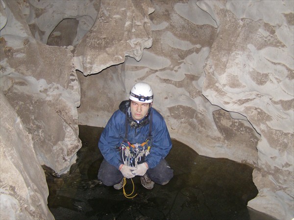 пещера `Труба` замёрзший сифон