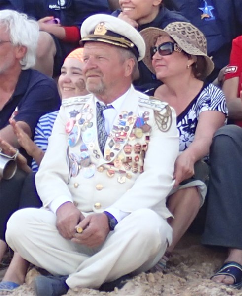 Экс-адмирал готов к выстрелу из ракетницы