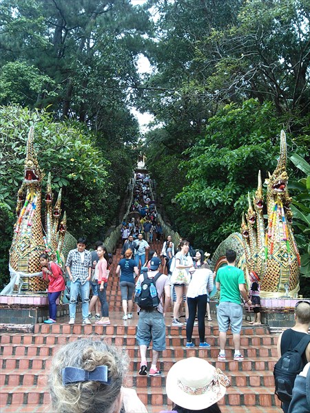 Облачный храм Wat Suthep