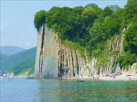 Пляж у скалы-скала Киселева