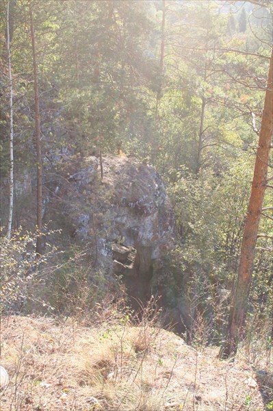Ущелье реки Сим. Серпиеевский пещерный град