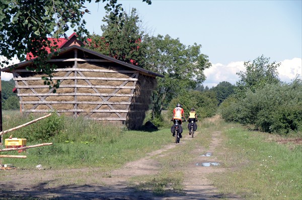 В пути.