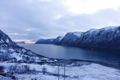 Фьорд Eidsfjorden, вид в полночь