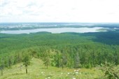Вид на озеро Сугомак с горы