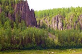 Скалы на ручье перед притоком Уксиктэ