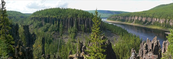 Панорама Подкаменной Тунгуски на притоке Уксиктэ