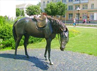 Памятник-Памятник лошади