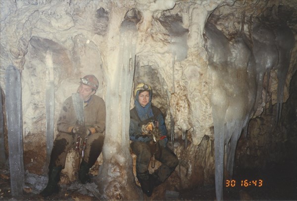 на фото: 22. Пещера Ледяная (Пастушья)
