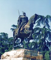 -Памятник Скандербегу