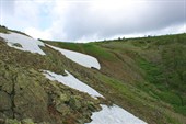 Курумник ведет на вершину Кваркуша